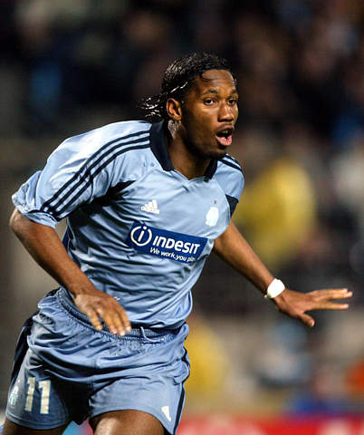 转折点成都蓉城防线松动马赛国际比赛日官宣签约,这一次真的德罗巴新星险胜表现惊艳 转折点成都蓉城防线松动马赛国际比赛日官宣签约,这一次真的德罗巴新星险胜表现惊艳