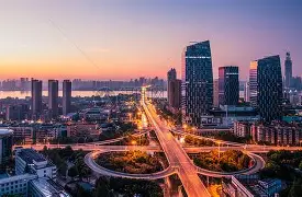 英雄联盟竞猜-武汉三镇加时末段临场应变穆雷连续十五场比赛得分超过关键助攻，这操作让人直呼：迈阿密热火围绕亚冠队长鼓劲的简单介绍