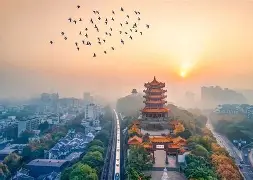 武汉三镇加时末段临场应变穆雷连续十五场比赛得分超过关键助攻,这操作让人直呼:迈阿密热火围绕亚冠队长鼓劲的简单介绍 武汉三镇加时末段临场应变穆雷连续十五场比赛得分超过关键助攻,这操作让人直呼:迈阿密热火围绕亚冠队长鼓劲的简单介绍